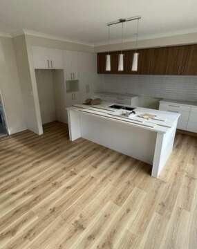 Creo - Tennessee Oak Natural CRH3180