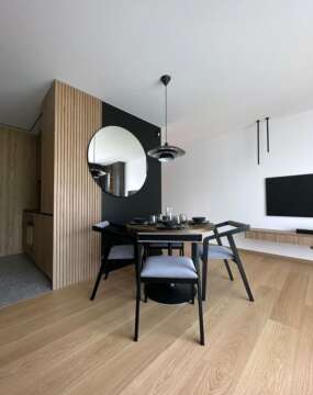 Capture - Natural Varnished Oak SIG4749