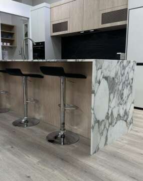 Impressive - Saw Cut Oak Grey IM1858