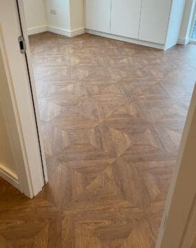 Impressive Patterns - Chevron Oak Brown IPA4162