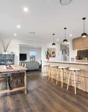 Majestic - Desert Oak Brushed Dark Brown MJ3553