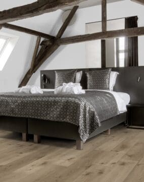 Arendal - Meadow Oak L0339-04309