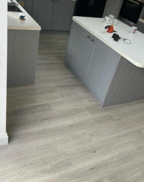 Impressive Ultra - Saw Cut Oak Grey IMU1858