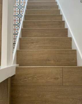 Impressive - Scraped Oak Grey Brown IM1850