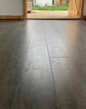 Capture - Waxed Oak Brown SIG4756