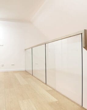 Largo - White Varnished Oak LPU1283