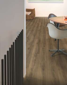 Classic - Warm Brown Oak CLM5789