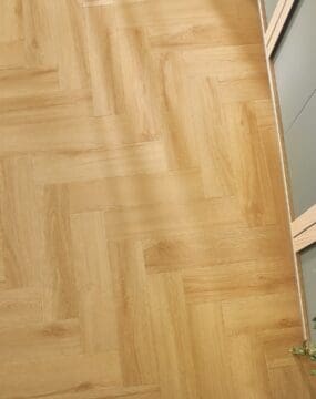 Amaron Herringbone - Virgin Oak CAS227
